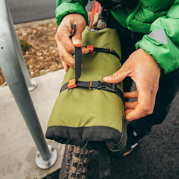 GEAR AID Utility Straps with Side-Release Buckle, Secure and Compress Camping, Biking, Hunting, Boating Gear, Multiple Sizes 1" x 40"