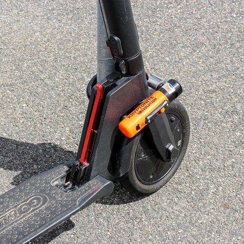 Kryptonite Evolution Mini-5 Bike U-Lock, Heavy Duty Anti-Theft Bicycle U Lock, 13mm Steel Shackle Mounting Bracket and Keys, High Security Lock for Bicycles Scooters,Black