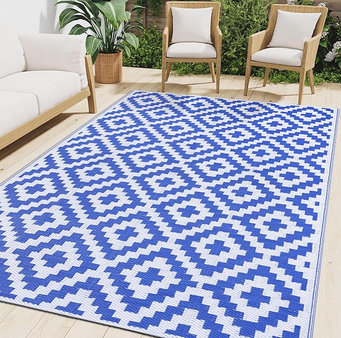 Smiry Waterproof Outdoor Rug 5x8 ft, Reversible Plastic Straw Patio Camping Rugs, Outdoor Indoor RV Mat Carpet for Patio, Outside Entry, Backyard, Deck, Bench, Picnic, Camper, White & Blue