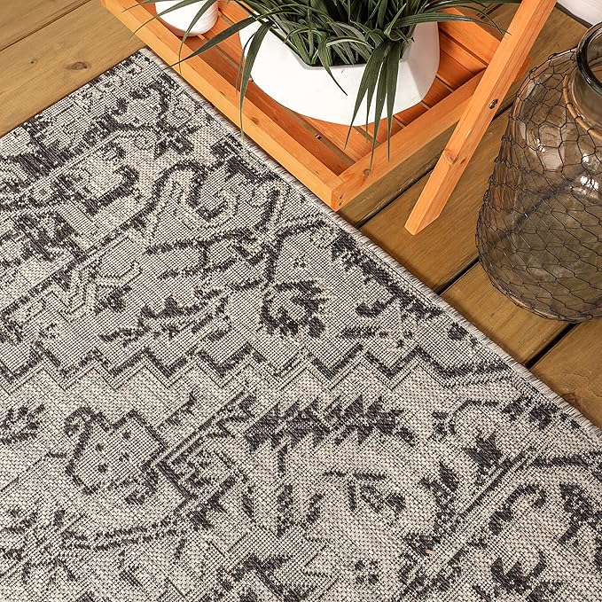 JONATHAN Y SMB105D-3R Estrella Bohemian Medallion Textured Weave Black/Gray 3' Round Indoor/Outdoor Area Rug, Pet Friendly, Non-Shedding, Stain Resistant, Easy-Cleaning for Backyard, Patio, Porch
