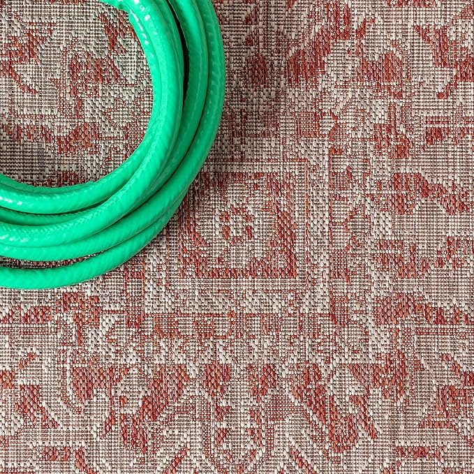 JONATHAN Y SMB105A-5R Estrella Bohemian Medallion Textured Weave Indoor Outdoor Area-Rug Coastal Bohemian Rustic Glam Easy-Cleaning Bedroom Kitchen Backyard Patio Non Shedding, 5' Round, Red/Taupe