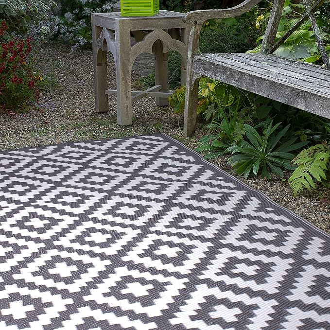 FH Home Outdoor Rug - Waterproof, Fade Resistant, Reversible - Premium Recycled Plastic - Geometric - Patio, Porch, Deck, Balcony - Aztec - Gray & White Crease Free - 5 x 8 ft