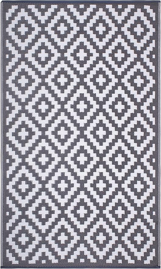 FH Home Outdoor Rug - Waterproof, Fade Resistant, Reversible - Premium Recycled Plastic - Geometric - Patio, Porch, Deck, Balcony - Aztec - Gray & White Crease Free - 5 x 8 ft